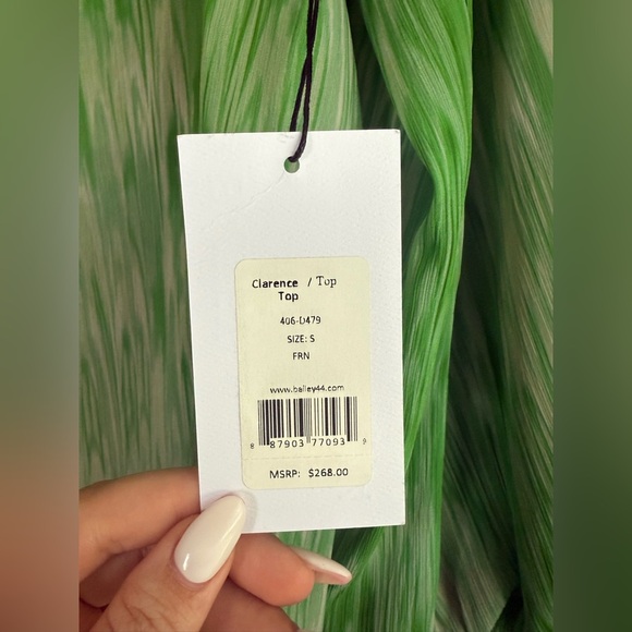 NWT Bailey 44 Clarence Top in Green 🥝 - Picture 8 of 9